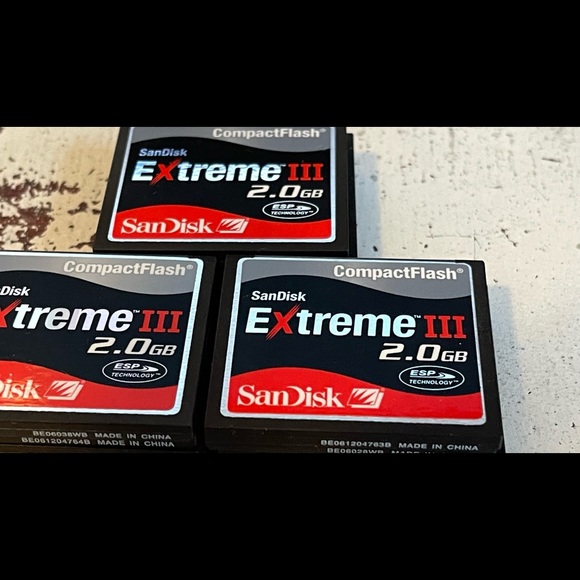 SanDisk Extreme III Compact Flash CF 2.0GB - Picture 2 of 4